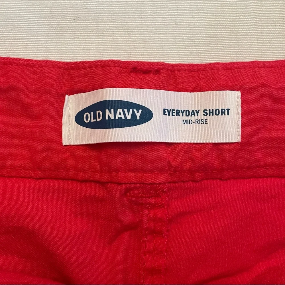 Old Navy Mid-Rise Everyday Short Bright Red Shorts Women's 12 - Picture 2 of 5